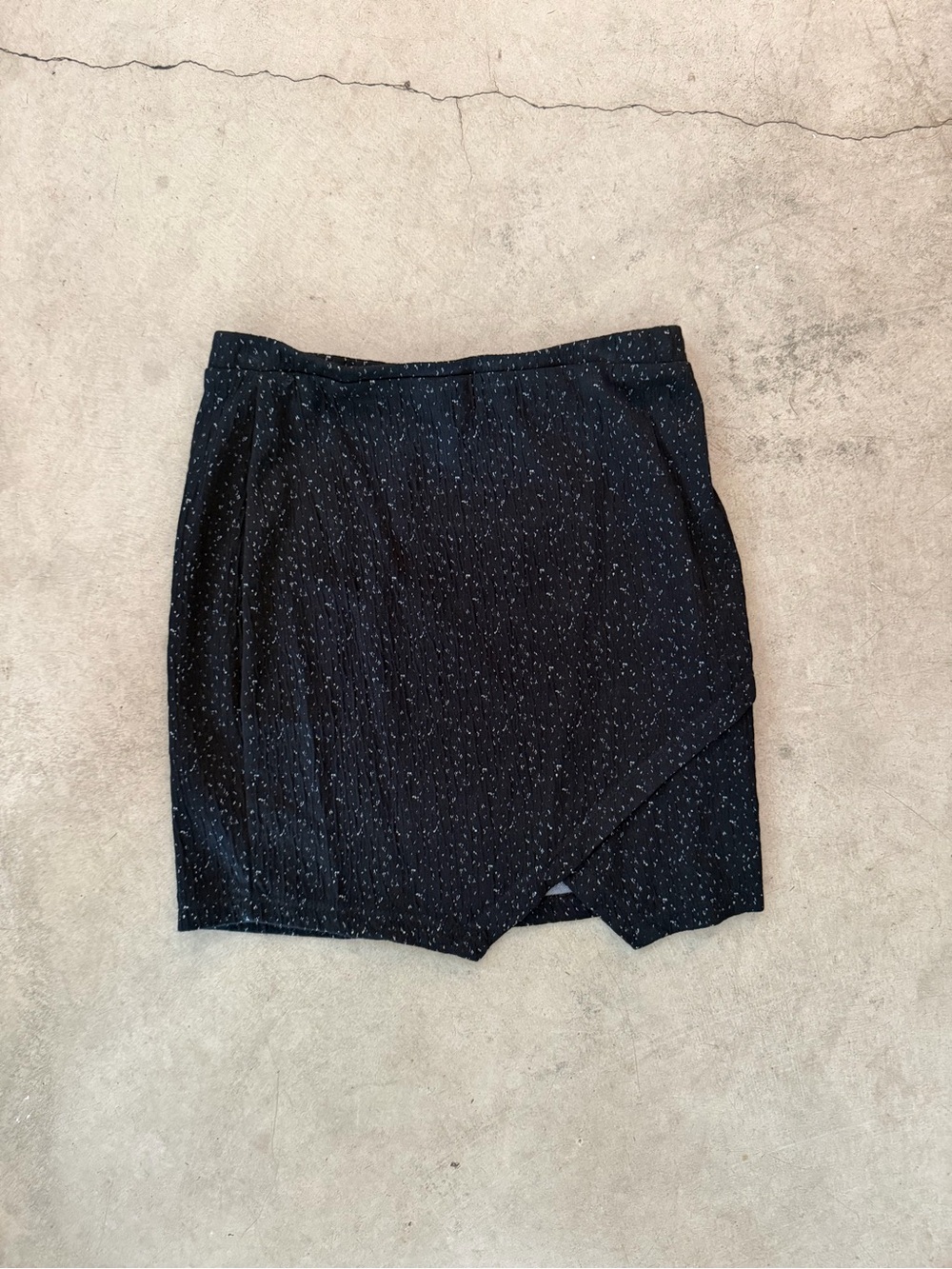REFERENCE Black & White Speckled Asymmetric Wrap Mini Skirt - Size M